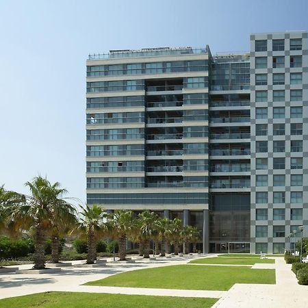 Aparthotel Okeanos On The Beach Herzelia Exterior foto