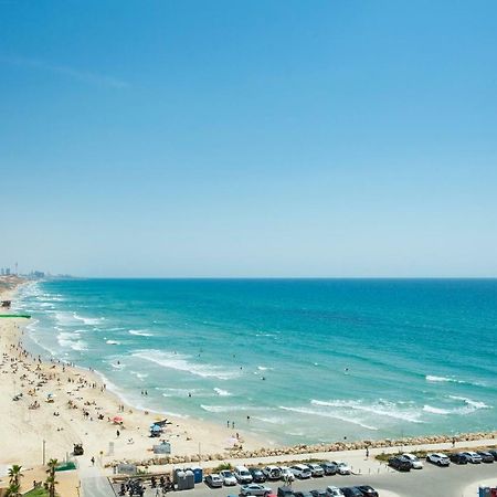 Aparthotel Okeanos On The Beach Herzelia Exterior foto