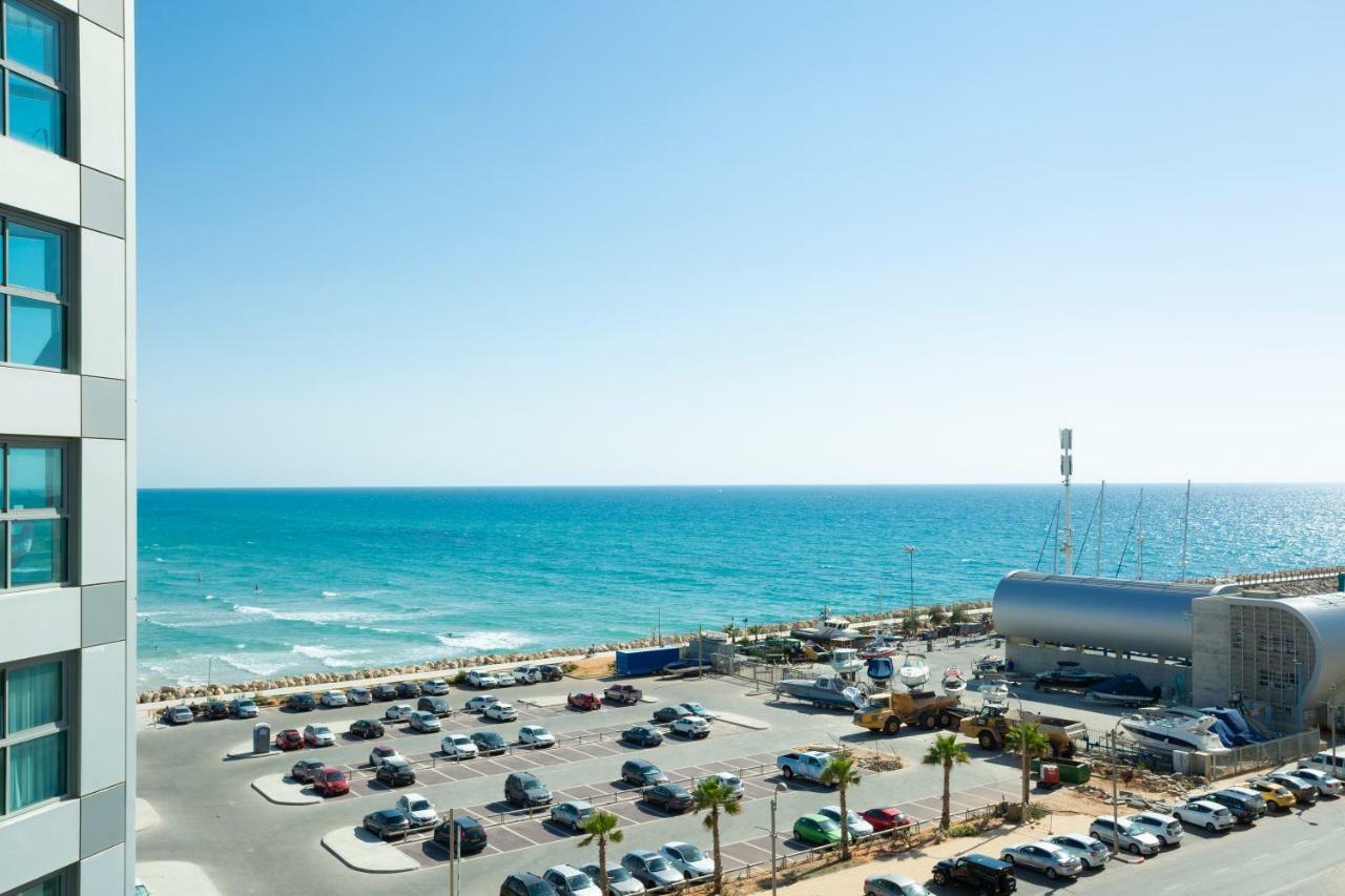 Aparthotel Okeanos On The Beach Herzelia Exterior foto